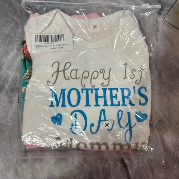 Baby Girl Outfit Set- Happy 1st Mother’s Day - Picture 2 of 2